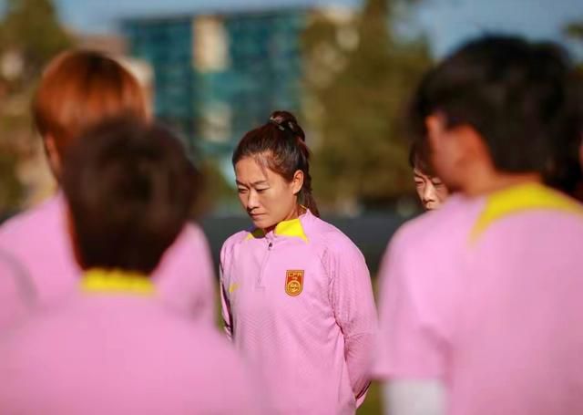 前韩国国脚、水原三星名宿金斗炫加入成都蓉城教练组前韩国国脚、前全北队临时主教练金斗炫将加入成都蓉城教练组。